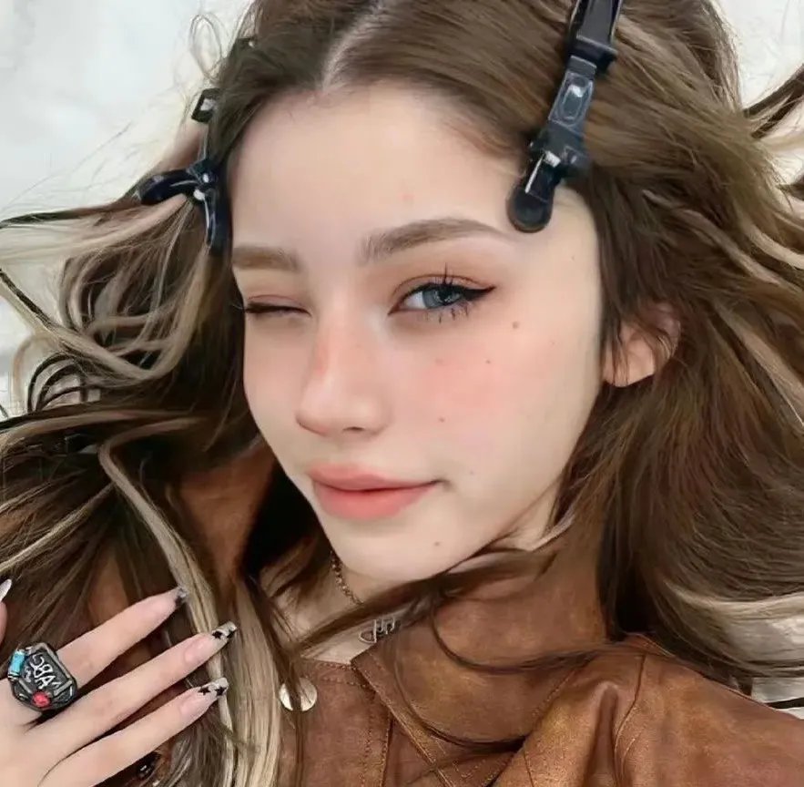 一个叫阿宝的男孩